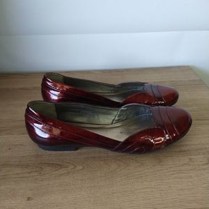 Vince Camuto Red Leather Flats Sz: 8B